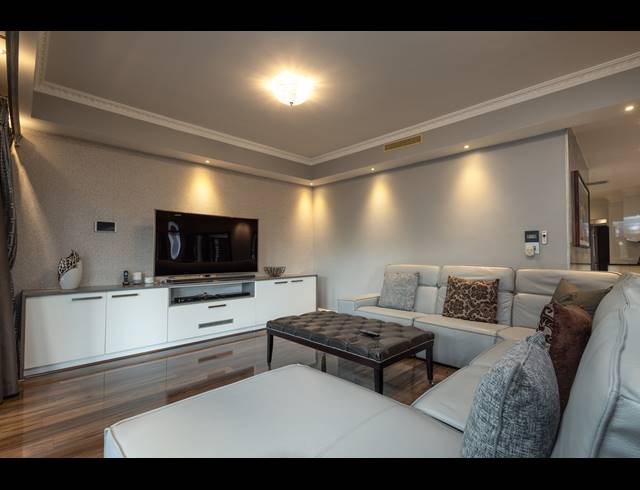 4 BEDROOM HOUSE FOR SALE IN IZINGA ESTATE